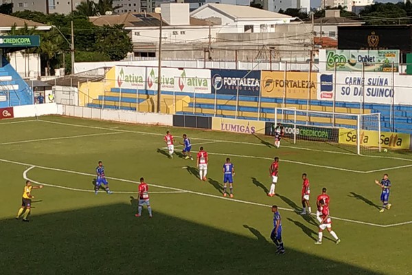 De técnico novo, URT sofre terceira derrota seguida e amarga a lanterna da série D do Brasileiro