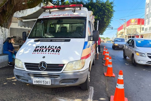 Mulher é presa por agredir a própria tia de 69 anos em via pública no bairro Aurélio Caixeta