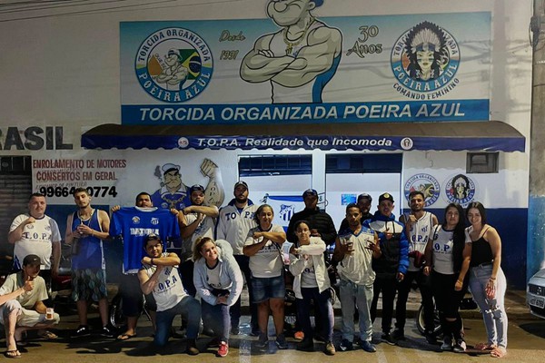 Topa distribui agasalhos e comida para necessitados e URT dá show dentro e fora de campo