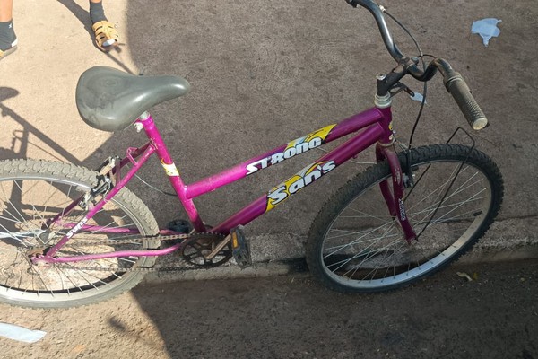 PM recupera bicicleta de professor de educação que havia sido furtada enquanto ele trabalhava
