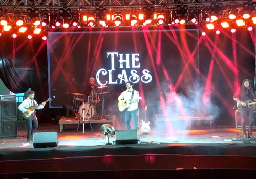 E teve Beatles: The Class canta "Don't let me down" e não deixa ninguém para baixo; veja ao vivo