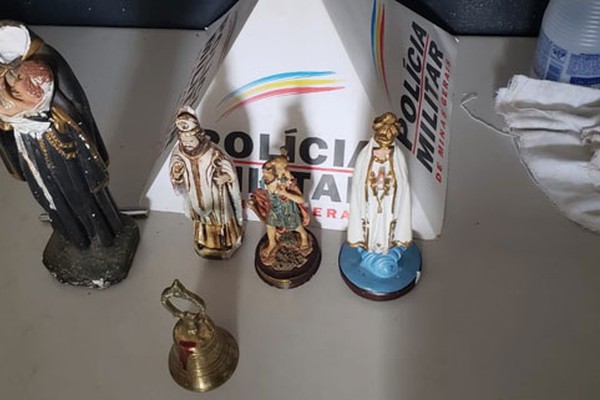 Dentista é preso após quebrar janela de Igreja Católica e furtar sino e imagens de santos