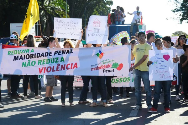 CCJ retoma nesta terça debate sobre redução da maioridade penal