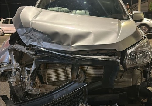 Acidente com duas caminhonetes perto do UNIPAM termina em prisão por embriaguez ao volante