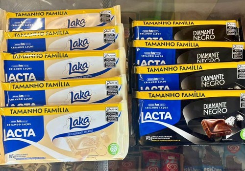 Após suspeita de policial de folga, jovem é preso por furtar 9 barras de chocolate de supermercado