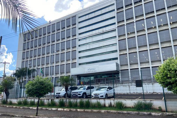 Homem que disparou na cabeça da vítima e a deixou agonizando é condenado a pagar R$50 mil de indenização