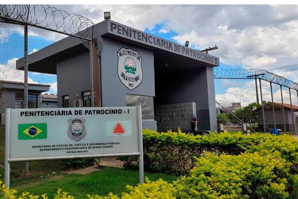 Professora é flagrada mantendo relação sexual com preso dentro de sala de aula da penitenciária de Patrocínio