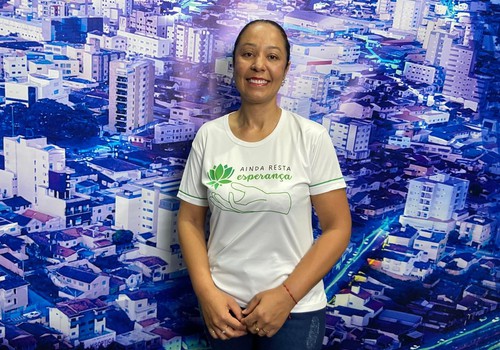 Associação realiza drive-thru de strogonoff para manter ações de prevenção ao suicídio em Patos de Minas