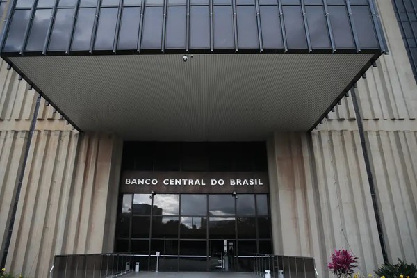 Mercado financeiro eleva projeção do PIB para 2,25% em 2025