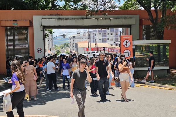 Mais de 3 mil estudantes realizam as provas do Vestibular 2026 do Unipam neste domingo