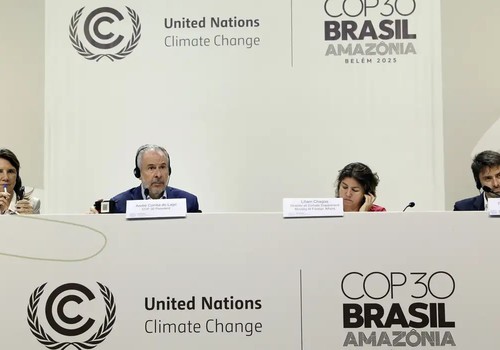 Meta de adaptação climática gera impasse em negociações da COP30