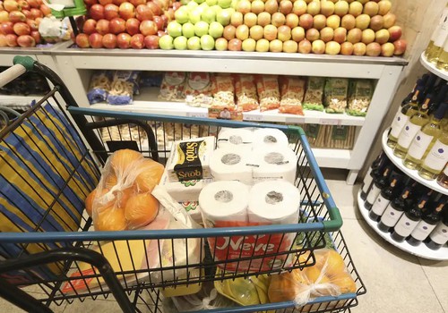 Preços de alimentos caem e prévia da inflação de junho fica em 0,26%