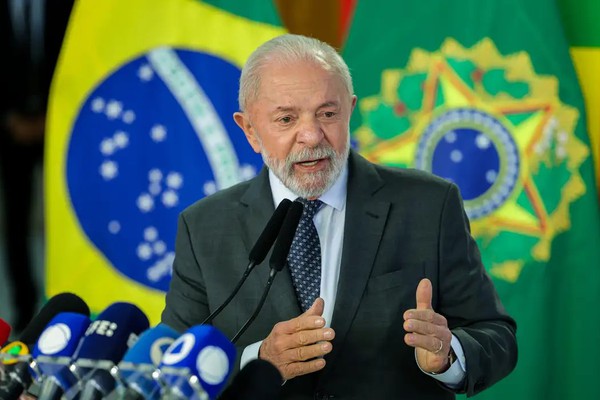 Lula confirma discussão de alternativas para a alta do IOF