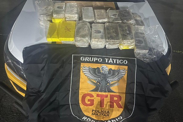 Polícia Militar Rodoviária apreende 29 barras de pasta base de cocaína avaliadas em R$ 1,4 milhão, na BR-354
