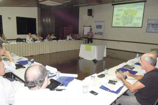 Presidente da Copasa visita Patos de Minas e fala de investimentos na cidade