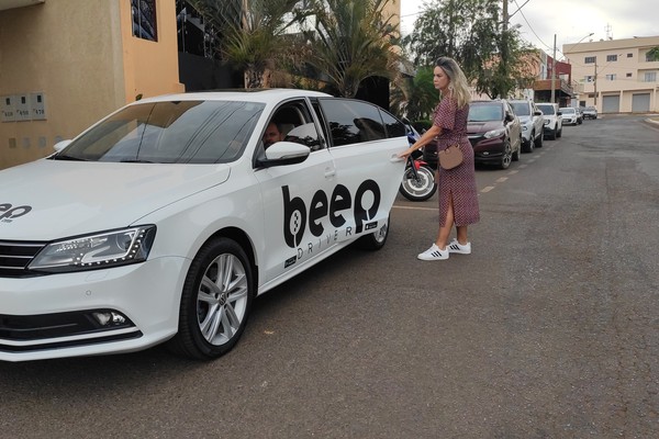 Baixe Beep Driver para ir onde quiser, ganhe descontos e concorra a viagens para Porto Seguro