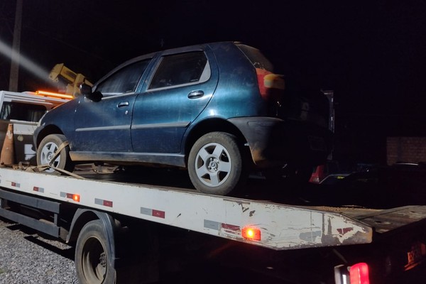 Criminosos rendem família em fazenda, mantêm vítimas em cárcere e roubam sacas de café em Carmo do Paranaíba