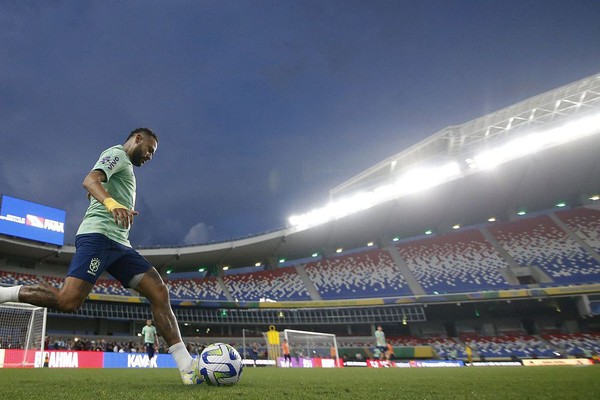 De técnico novo, seleção estreia nas Eliminatórias para a Copa de 2026