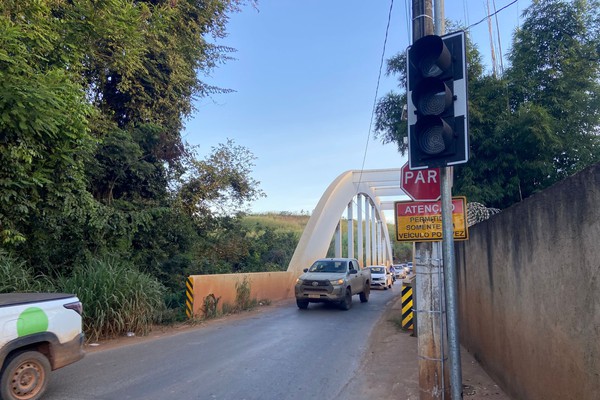 Prefeitura aposta em semáforos para tentar reduzir congestionamentos na Ponte do Arco