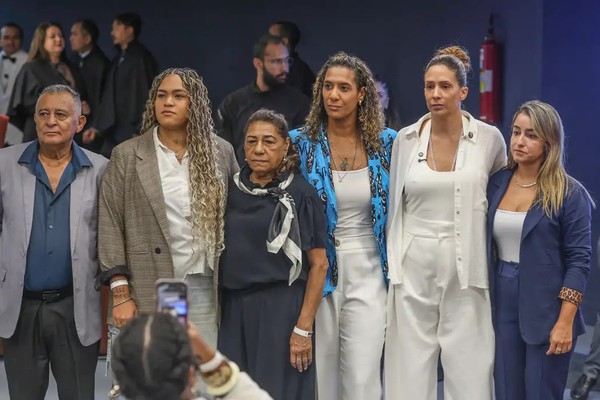 Parentes de Marielle e Anderson esperam justiça e mais investigação