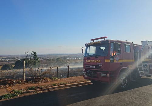 Bombeiros combatem série de incêndios rurais em dia de intensa atividade na região