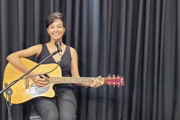 Contraponto traz as candidatas a rainha do milho, repercute os destaques do dia e recebe a cantora Sarah Vieira