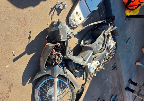Motociclista rompe veia após grave acidente e é salvo por militar até a chegada do SAMU, em Patos de Minas