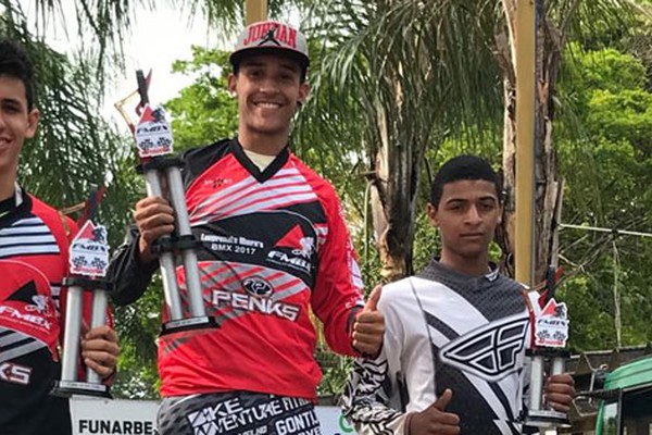 Patenses fazem bonito e conquistam 3 primeiros lugares no Mineiro de Bicicross 2017