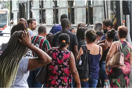 Desemprego recua para 6,2% em maio, o menor para o período desde 2012