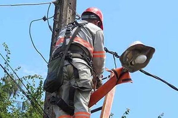 Prefeitura abre licitação para contratar empresa que vai cuidar da iluminação da cidade