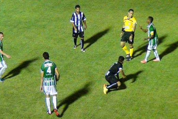 Mamoré fica no zero a zero com o Nacional e deixa a torcida preocupada