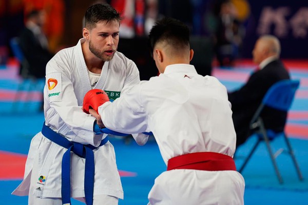 Carateca patense fica entre os oito melhores em torneio internacional disputado no Egito