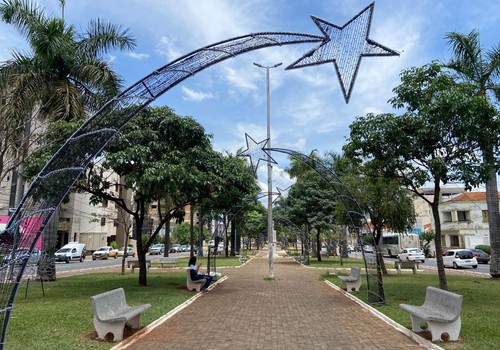 Acendimento das luzes marca o início do Renascer Natalino neste sábado em Patos de Minas
