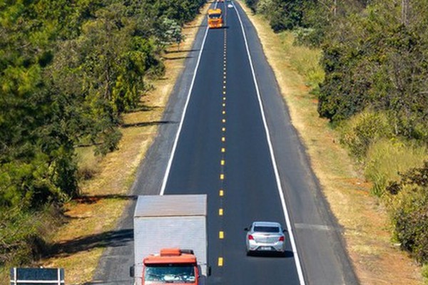 Em ano eleitoral, Governo de MG anuncia perdão de R$119 milhões em prol da EPR antecipar duplicação da BR 365