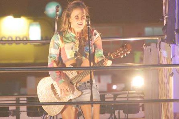Tempo ajuda e Parque recebe multidão para curtir sertanejo, axé, rock e samba