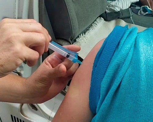 Vacinação contra a gripe é ampliada para toda a população acima de 6 meses em Patos de Minas