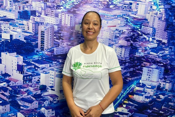 Associação realiza drive-thru de strogonoff para manter ações de prevenção ao suicídio em Patos de Minas