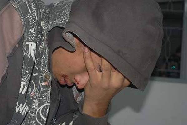 Homem tenta assalto com arma caseira, é rendido pela vítima e acaba preso pela PM