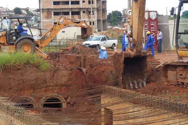 Obras na Ivan Borges Porto recomeçam após greve de funcionários