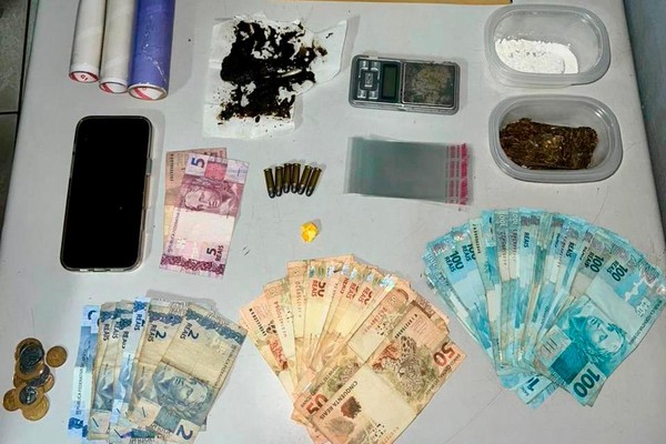 Polícia Militar encontra drogas, munições e mais de R$4mil e prende jovem em Patos de Minas