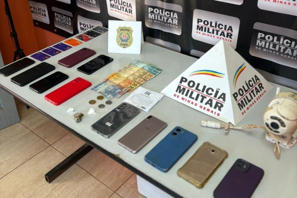 Operação Alcateia apreende diversos celulares, dinheiro e drogas em Coromandel