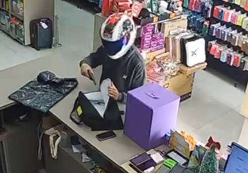 Polícias Militar e Civil recuperam celulares e procuram homem que cometeu assalto em Varjão de Minas