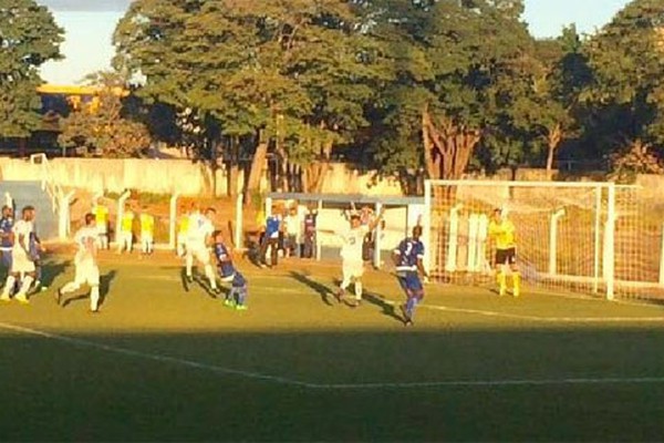 URT vira em cima do Goianésia, vence por 3 a 1 e continua na briga pela classificação