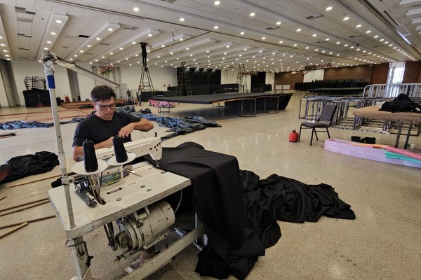 Centenas de profissionais trabalham para garantir um Réveillon fascinante em Patos de Minas