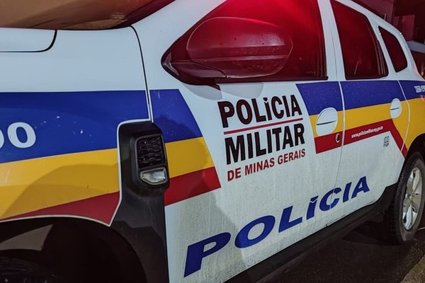 Proibido de se aproximar, homem senta-se em mesa de bar perto da ex-namorada e acaba preso em Patos de Minas