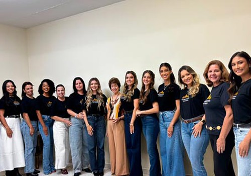 Candidatas iniciam preparação para a disputa do título de Rainha do Milho e Musa do Rodeio