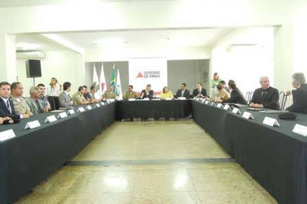 Secretário de Segurança diz que Batalhão dos Bombeiros pode acontecer em 2014
