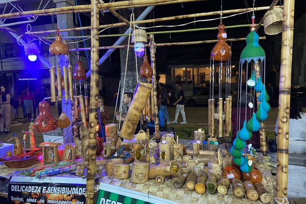 Utensílios feitos de cabaça e bambu chamam atenção na Fenapraça 2024