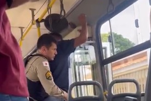 “Se não casar comigo, eu te mato”: homem é preso após ameaçar adolescente dentro de ônibus