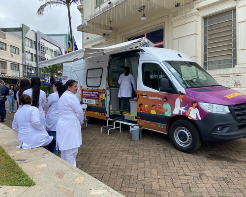 Vacimóvel percorre Patos de Minas com vacinação contra gripe e outros imunizantes